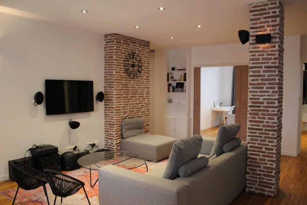 Le Jane : Centre Ville, Garage, Balcon Annecy Extérieur photo