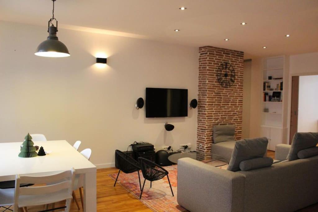 Le Jane : Centre Ville, Garage, Balcon Annecy Extérieur photo