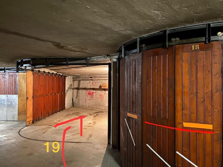 Le Jane : Centre Ville, Garage, Balcon Annecy Extérieur photo