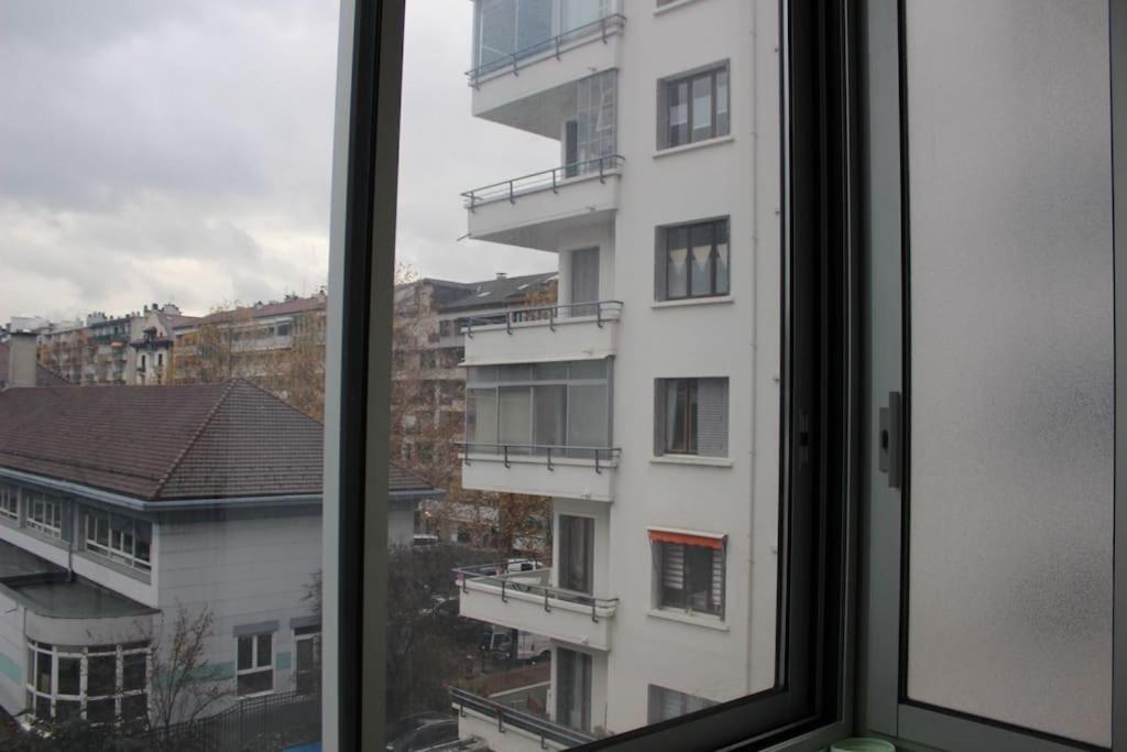 Le Jane : Centre Ville, Garage, Balcon Annecy Extérieur photo